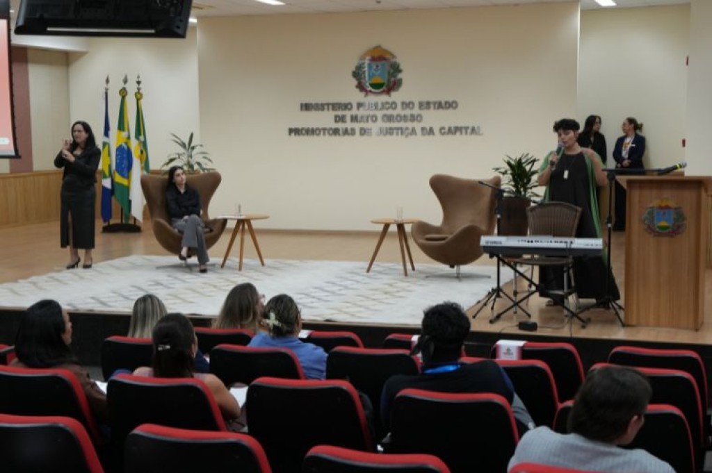 Painel debate inclusão e garantia de direitos no ambiente escolar