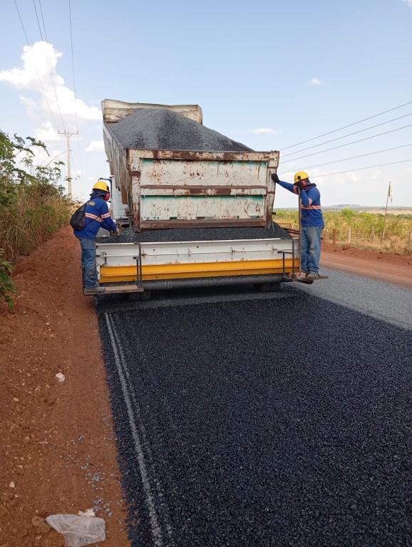 Nova Xavantina avança com mais de 8 km de asfalto em estrada que dá acesso à Praia do Chiquito, Ilha Bela e Mineração Ero