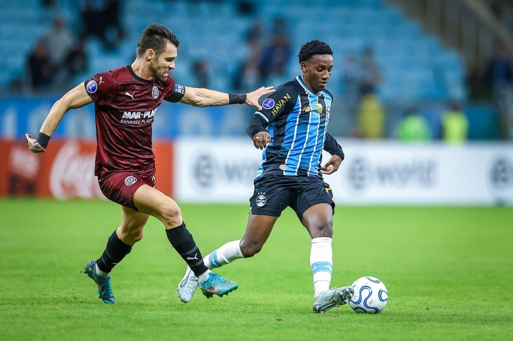 Grêmio empata com Montevideo City Torque e vai disputar os playoffs da Sul-Americana