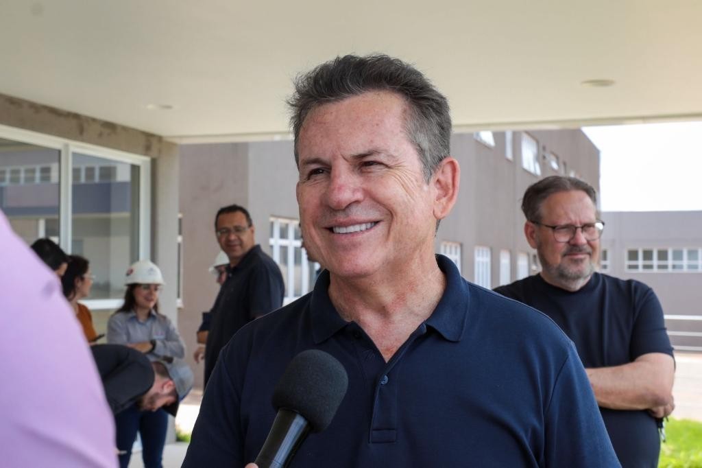 Governador vistoria obras do novo Hospital Júlio Müller: "vai ser um dos melhores do Estado"