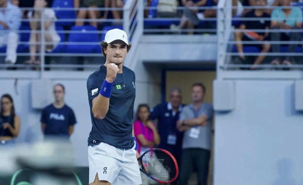 ATP 250 de Brisbane começa com desfalque de João Fonseca, vitórias de Tiafoe e duelo Australiano empolgante