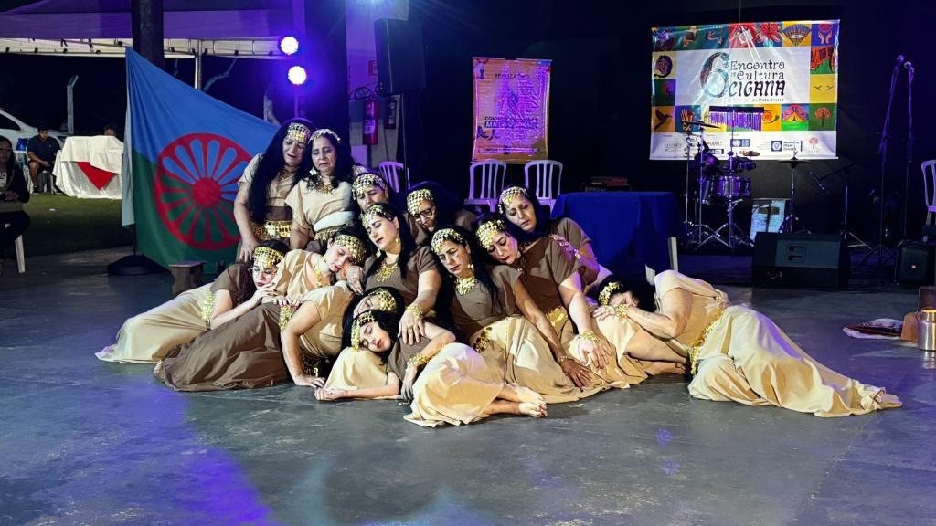 Recursos de edital da Secel viabilizam primeiro grupo de teatro com elenco 100% cigano no Brasil