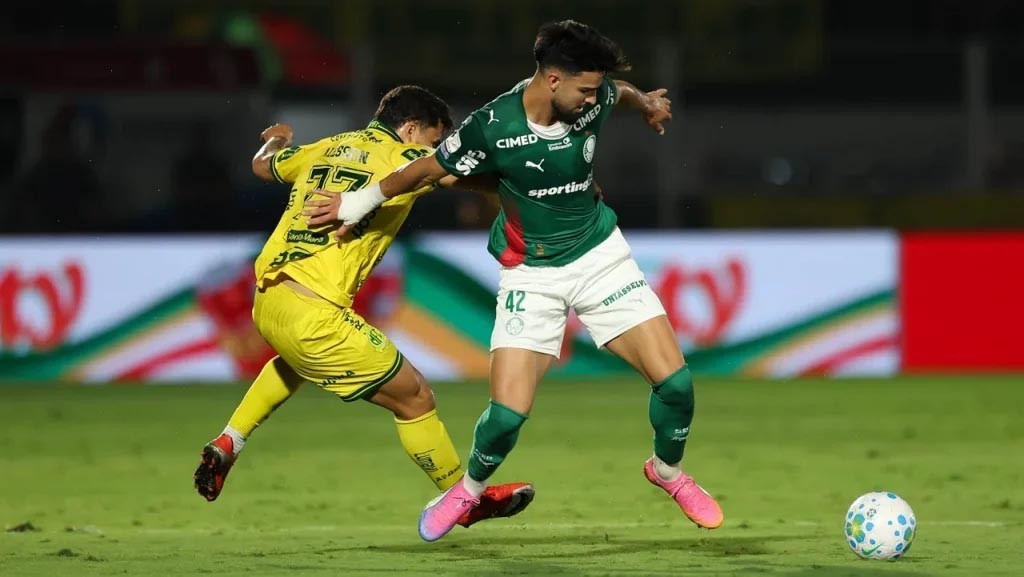 Palmeiras empata com o Mirassol e vê Flamengo se aproximar na liderança