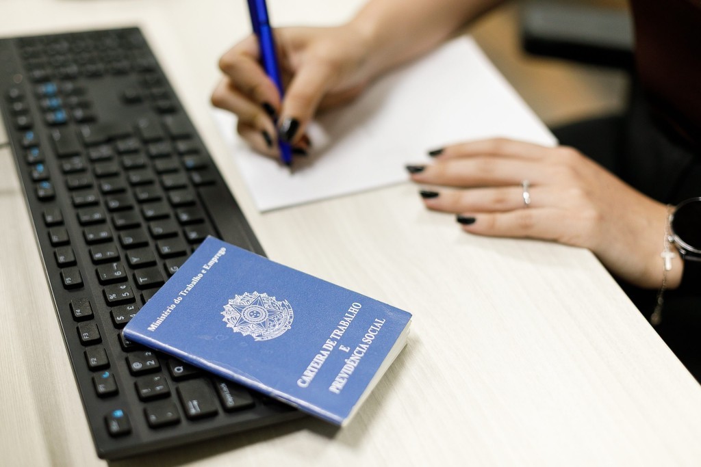 Sine oferece 1.031 empregos para a áreas de veículos, máquinas, transporte e outros