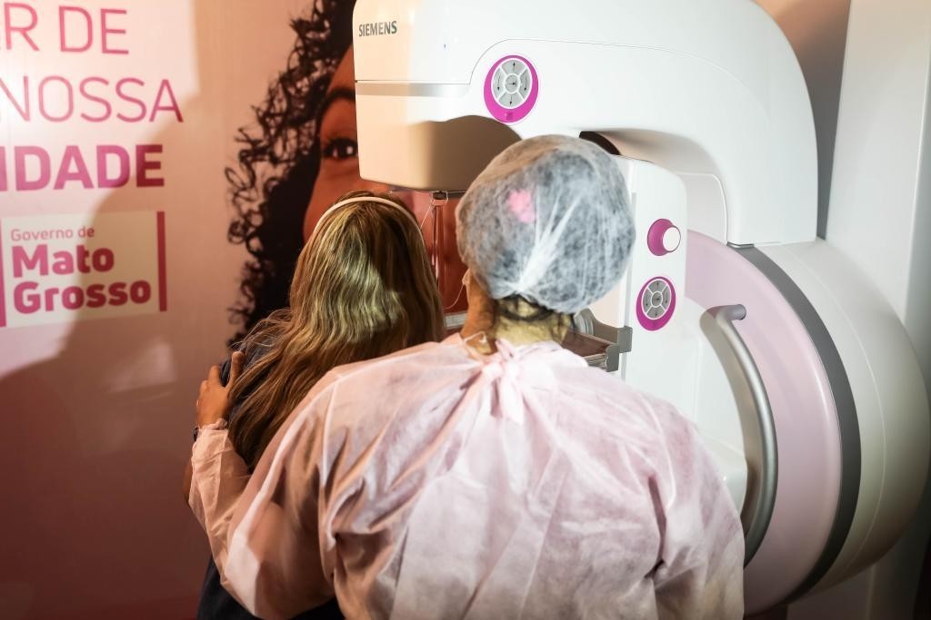 SES conscientiza sobre a saúde da mulher no Outubro Rosa