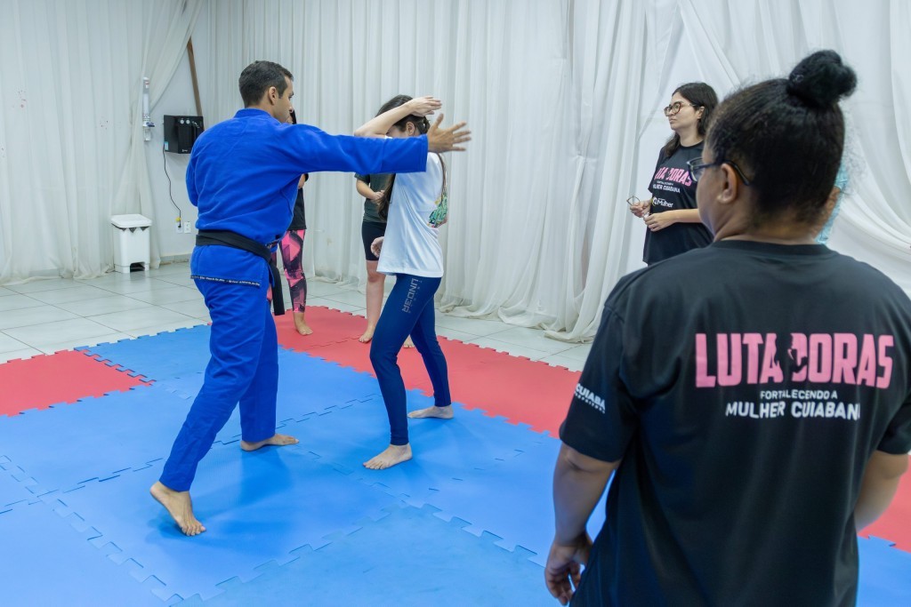 Mulheres do Projeto Lutadoras iniciam jornada de defesa pessoal e fortalecimento em Cuiabá