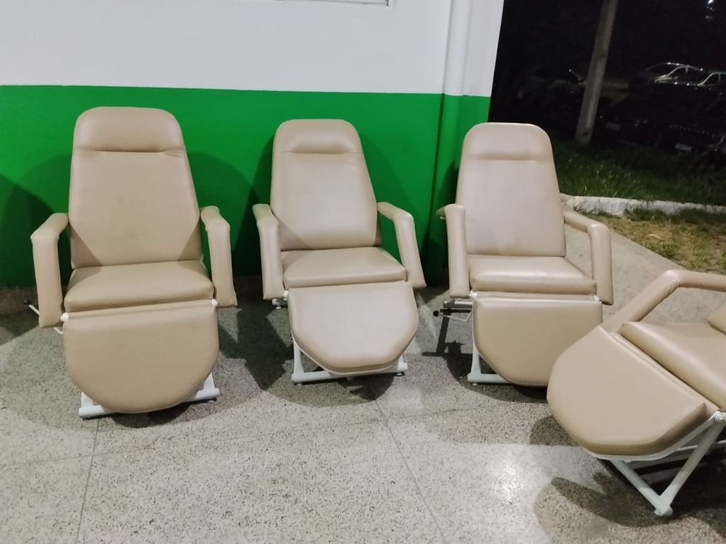 UPAs de Cuiabá passam por modernização e recebem novas poltronas para qualificar atendimento