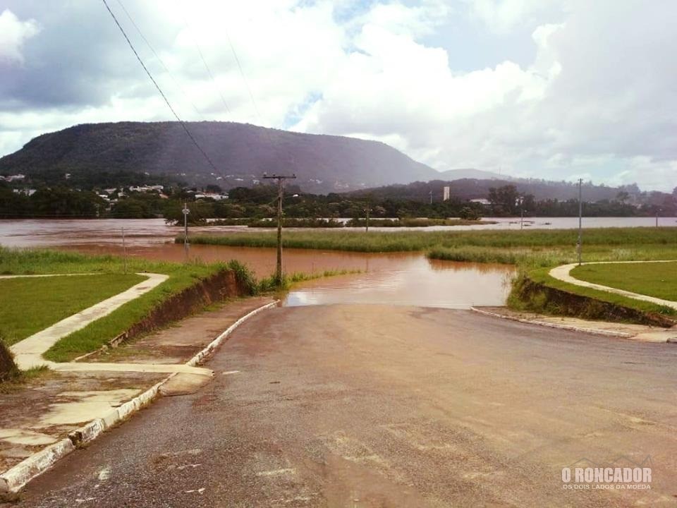 Rios transbordam na região de Barra do Garças