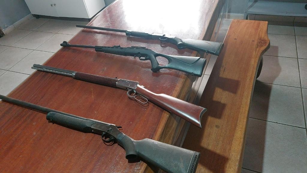 Polícia Militar apreende armas de fogo, após denúncia de violência doméstica e psicológica