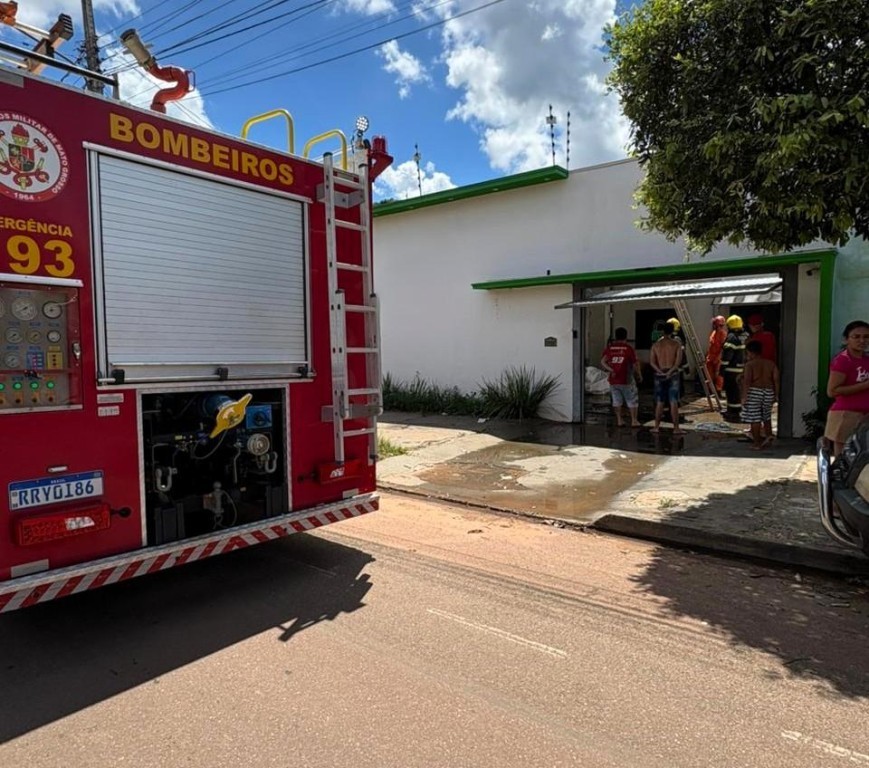 Corpo de Bombeiros combate princípio de incêndio em usina fotovoltaica