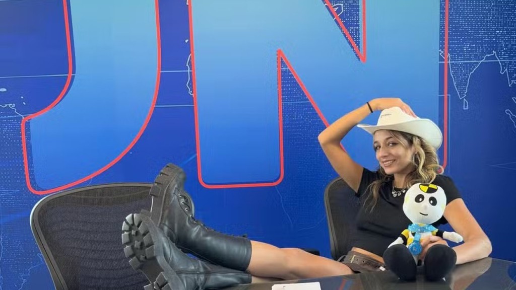 Ex-BBB Samira brinca com William Bonner e vira assunto nas redes: ‘Gafe ao vivo’