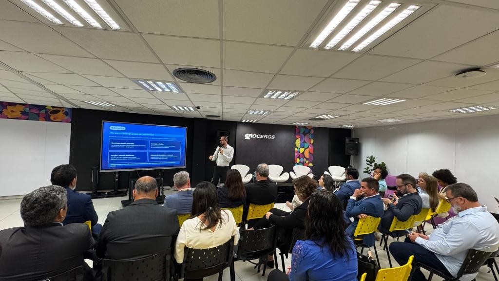 Seciteci preside fórum de reunião de conselho de secretários em Porto Alegre