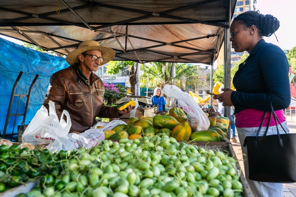 Início de mês impulsiona vendas na Feira da Agricultura Familiar