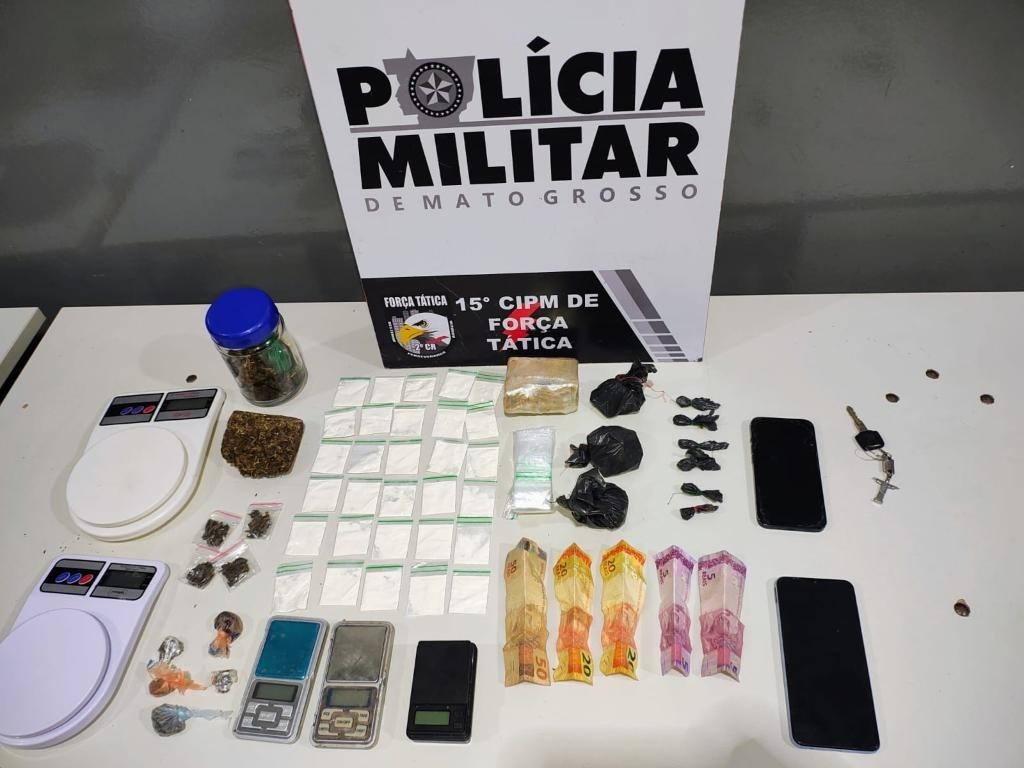Força Tática detém cinco pessoas por tráfico de drogas e apreende 51 porções de entorpecentes