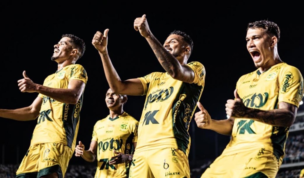 Mirassol goleia Ceará por 3 a 0 e sonha com vaga direta na Libertadores