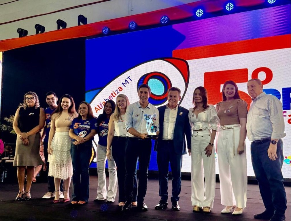 Governo de Mato Grosso premia 100 escolas públicas na 5ª edição do Prêmio Alfabetiza MT