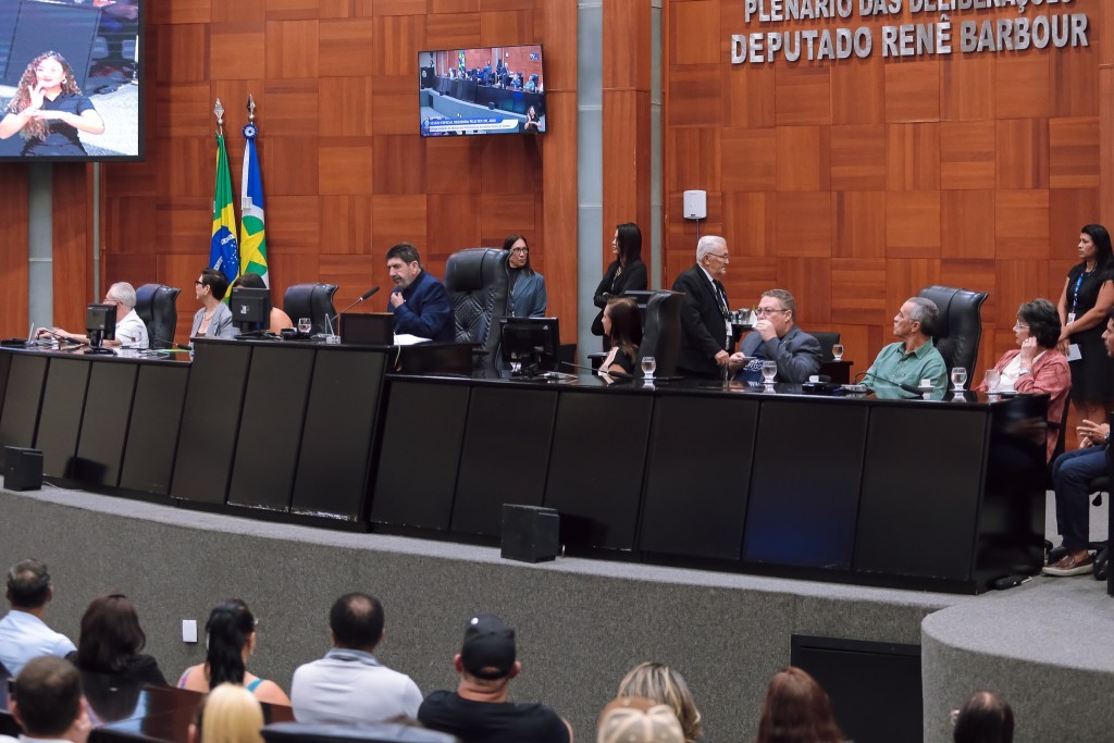 ALMT destaca papel transformador de profissionais da assistência social, turismo e cultura durante sessão especial