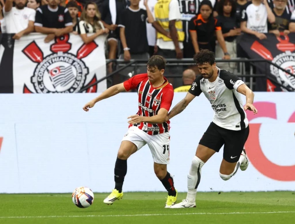 Corinthians e São Paulo empatam na Neo Química Arena no Paulistão