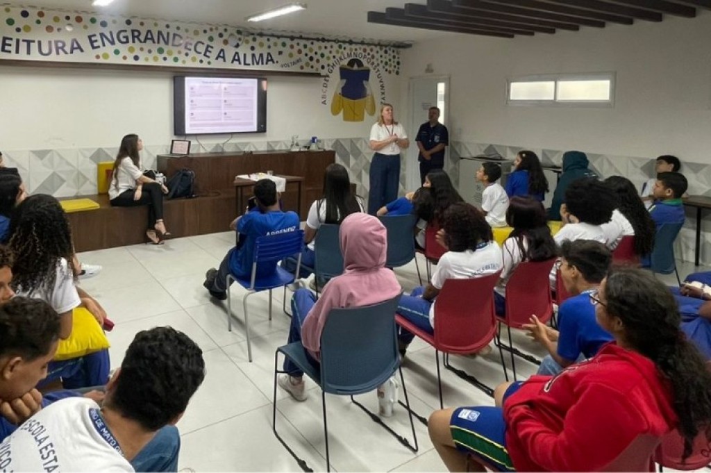MPMT orienta estudantes sobre violência doméstica e seus impactos
