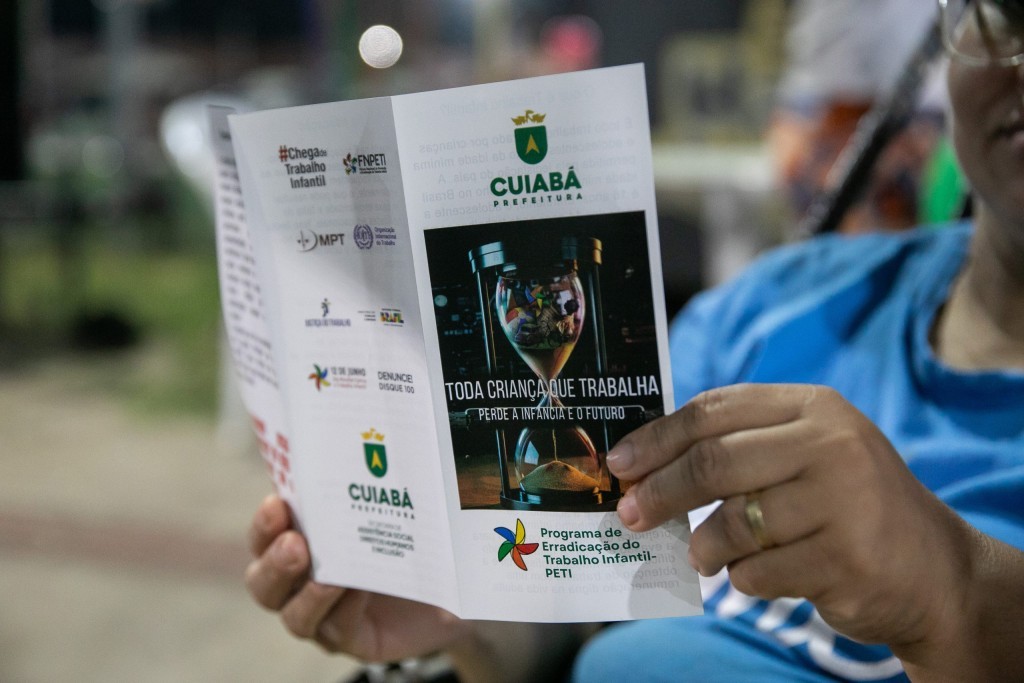 Assistência Social leva conscientização sobre trabalho infantil à Feira do Osmar Cabral