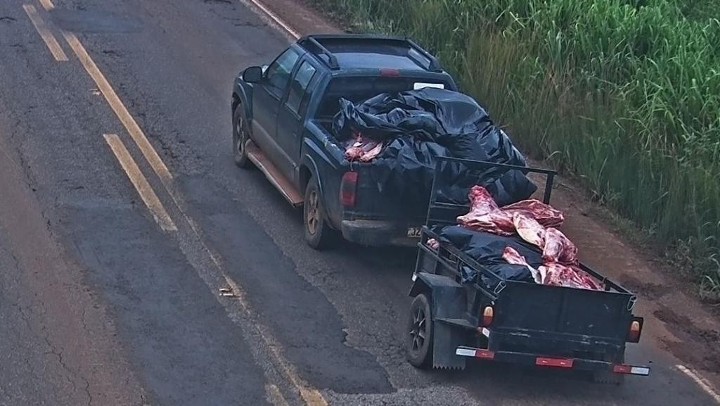 Polícia Civil identifica e conduz 11 pessoas para a delegacia por saquear carga de carne na MT-235