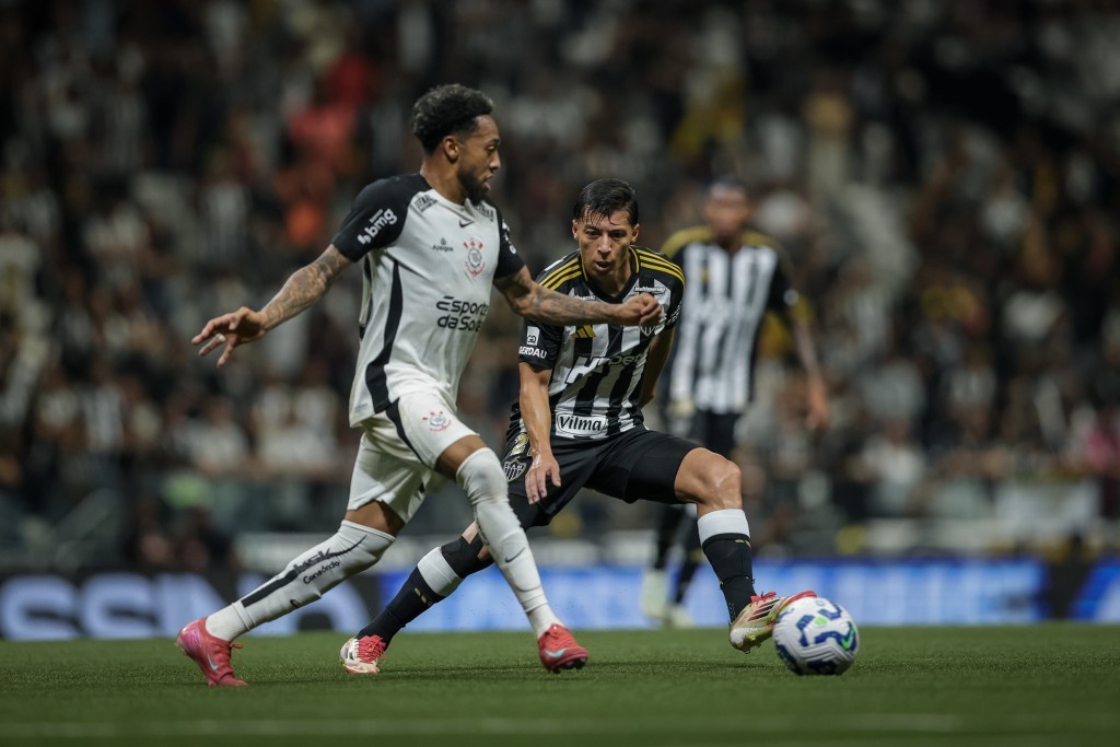 Atlético-MG e Corinthians empatam sem gols na Arena MRV pelo Brasileirão
