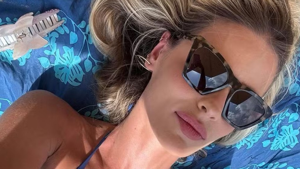 Yasmin Brunet exibe boa forma em dia de sol no Rio de Janeiro: ‘Corpo escultural’