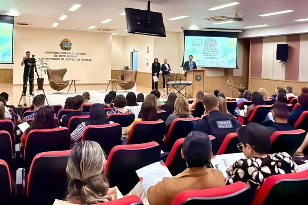 Capacitação sobre educação inclusiva reúne cerca de mil participantes