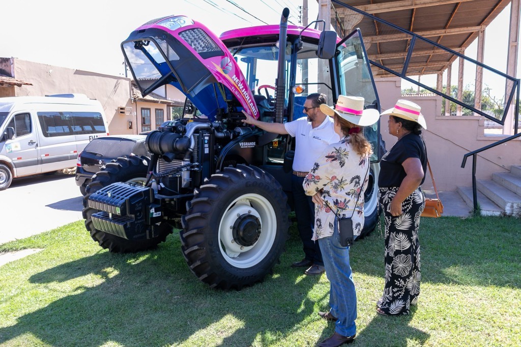 Capacitação inédita prepara mulheres rurais para operação de máquinas agrícolas em Cuiabá