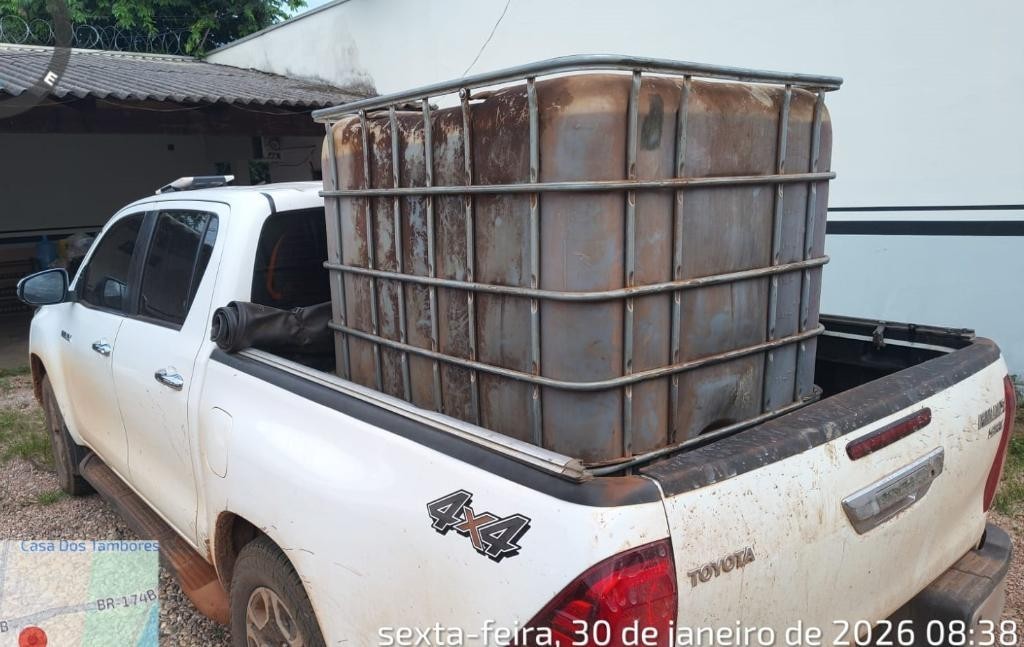 Polícia Civil prende motorista e impede carga de diesel de chegar a garimpo ilegal na Sararé