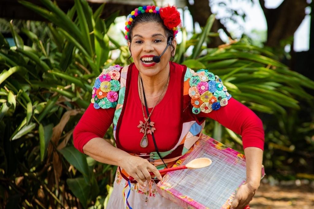 Projeto "Um Conto em Cada Canto" leva histórias populares a comunidades de Cuiabá