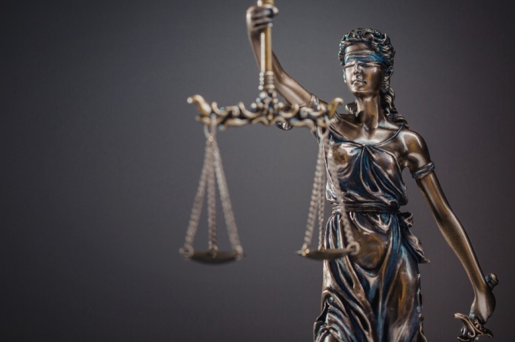 Tribunal do Júri condena réu a 25 anos por feminicídio