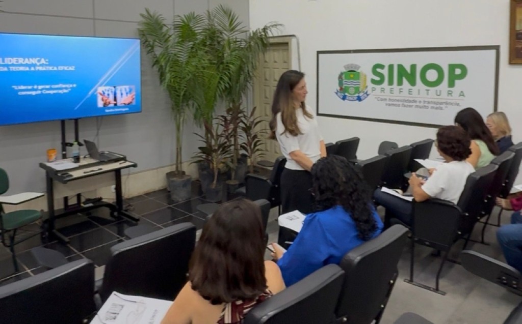 Prefeitura de Sinop promove treinamento de liderança para coordenadores da Assistência Social