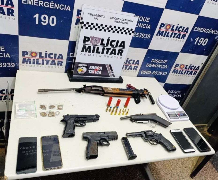 Força Tática localiza quatro suspeitos de roubo e apreende cinco armas em Cáceres