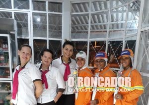 Galeria dos Pães homenageia no Dia Internacional das Mulheres,  garis de Nova Xavantina.