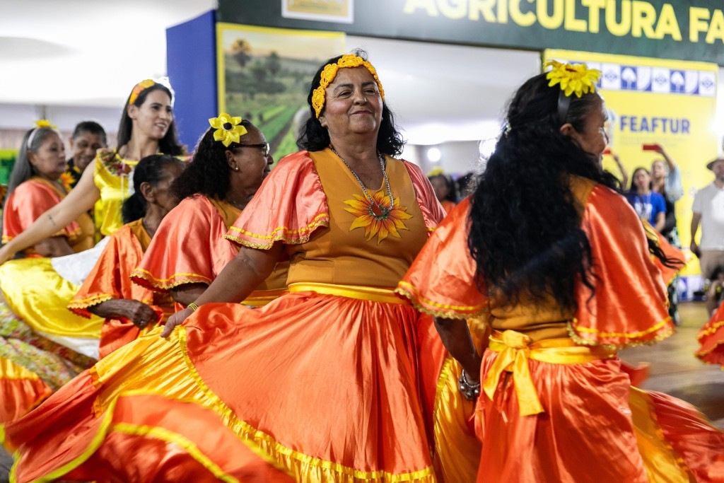 Apresentação de siriri na FIT Pantanal destaca trabalho desenvolvido com idosos em Cuiabá