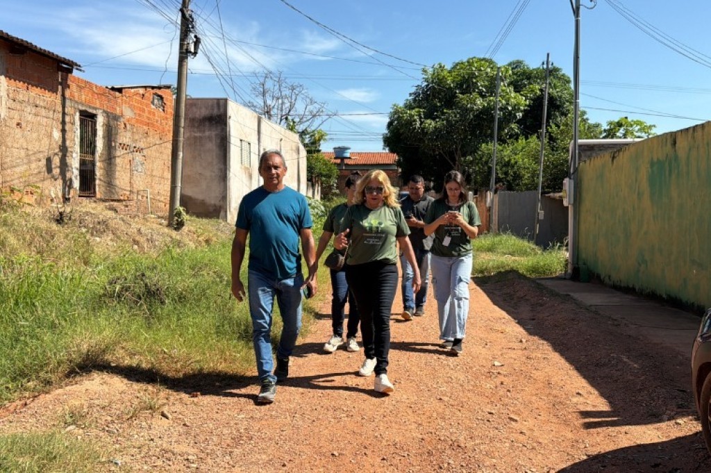 Moradores do Serra Dourada cobram rede de esgoto durante ação do MPMT