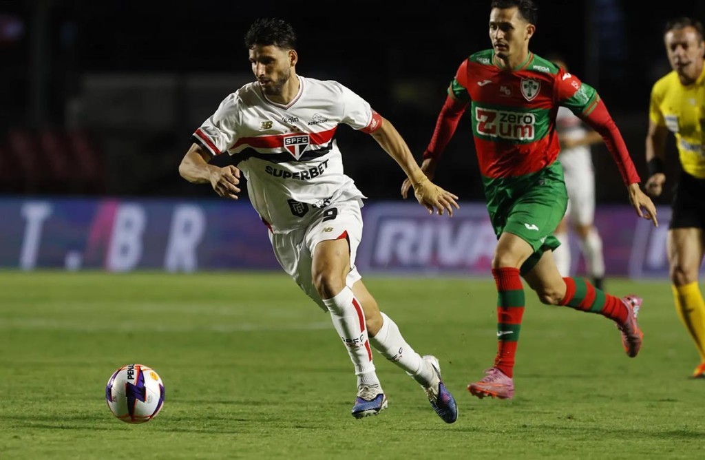 São Paulo perde para a Portuguesa em noite de tumulto e deixa o campo sob vaias