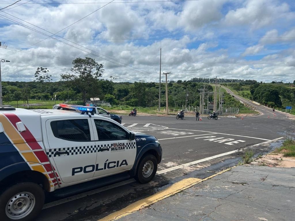 Polícia Militar frustra rolezinho, apreende 19 motocicletas e detém quatro em flagrante