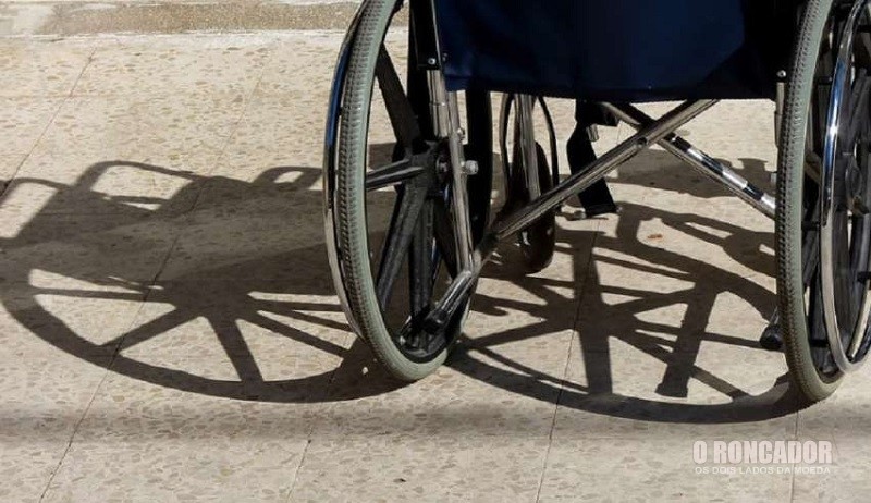 Cadeirante e convidados são presos por som alto e desacato em Água Boa