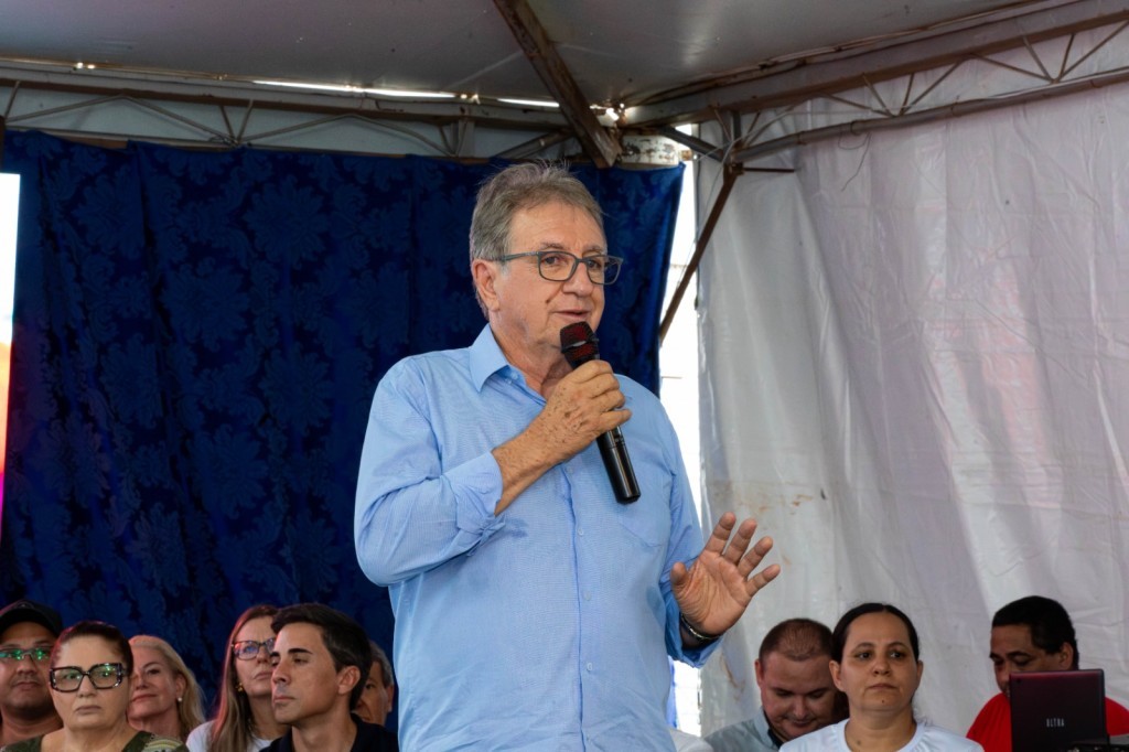 Asfalto, escolas e máquinas: Paranaíta recebe R$ 22,2 milhões em novos investimentos do Governo de MT