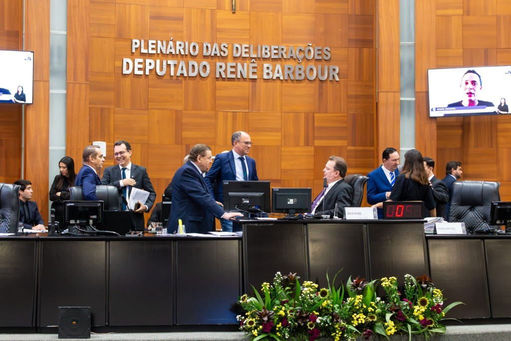 ALMT realiza três sessões plenárias e conclue aprovação dos PLCs da Polícia Militar e do Corpo de Bombeiros