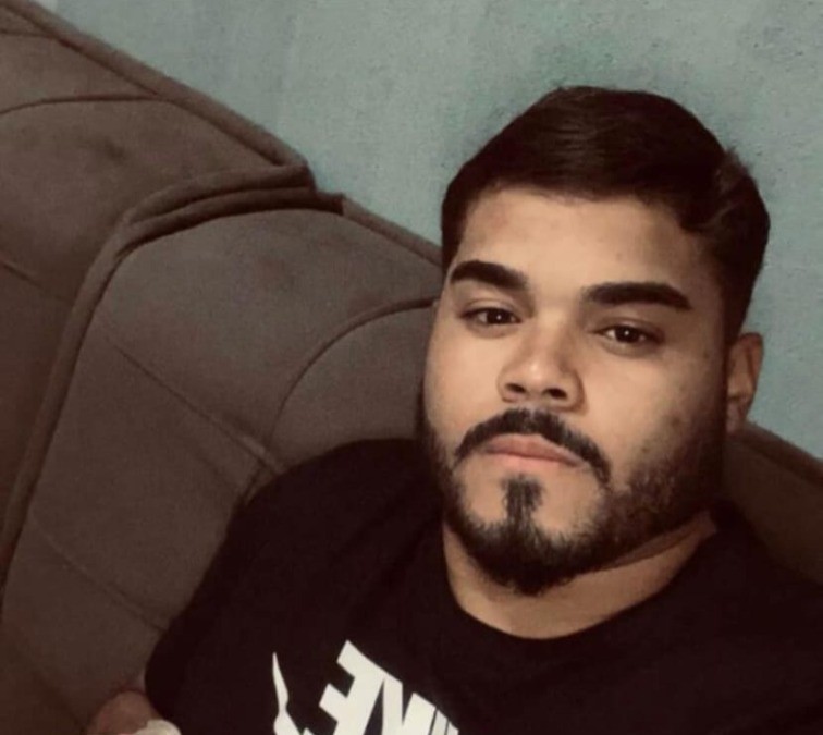 Jovem é assassinado dentro de sorveteria em Barra do Garças