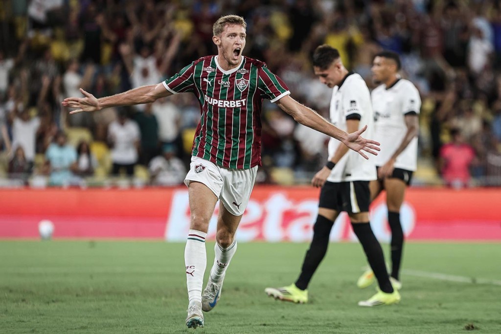 Fluminense vence Atlético-MG e salta para terceiro lugar no Brasileirão