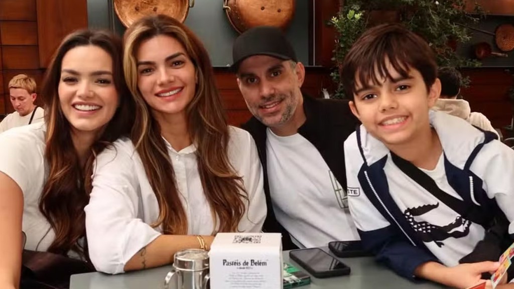 Mico Freitas compartilha texto emocionante em foto de família após AVC: ‘Momentos ‘
