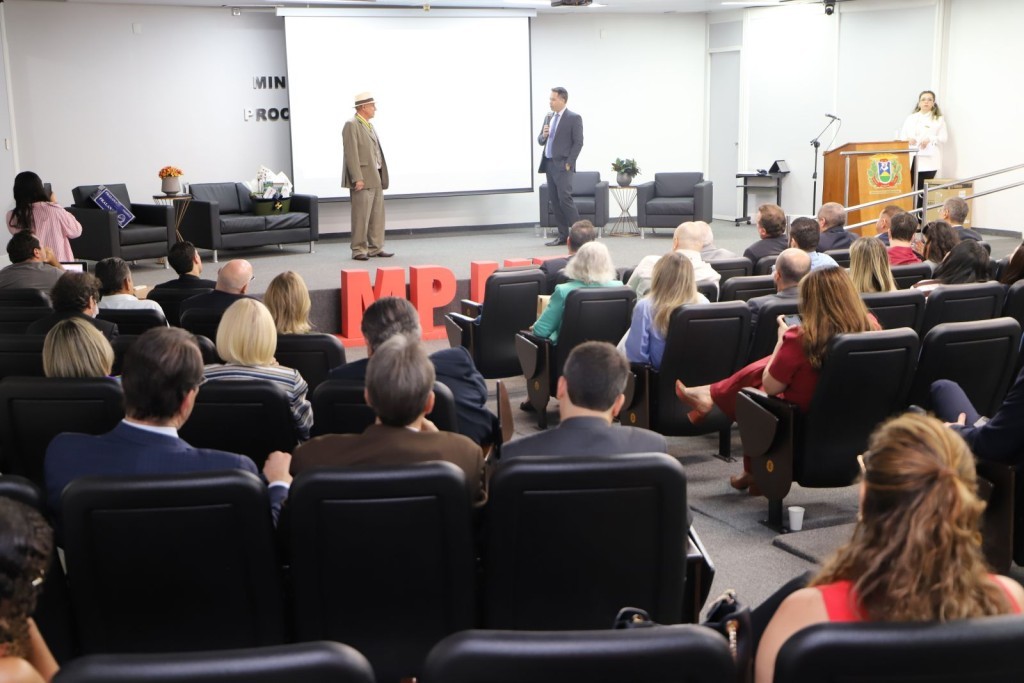 MPMT reconhece contribuição do procurador Hélio Fredolino Faust