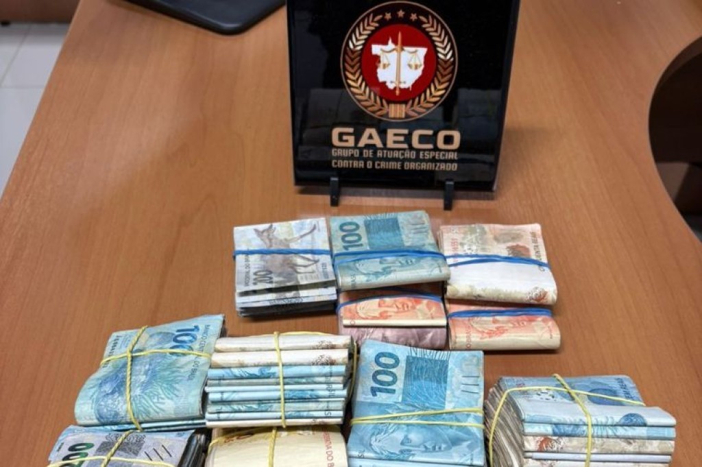 Gaeco apreende drogas, armas e mais de R$ 500 mil de facção em Sinop