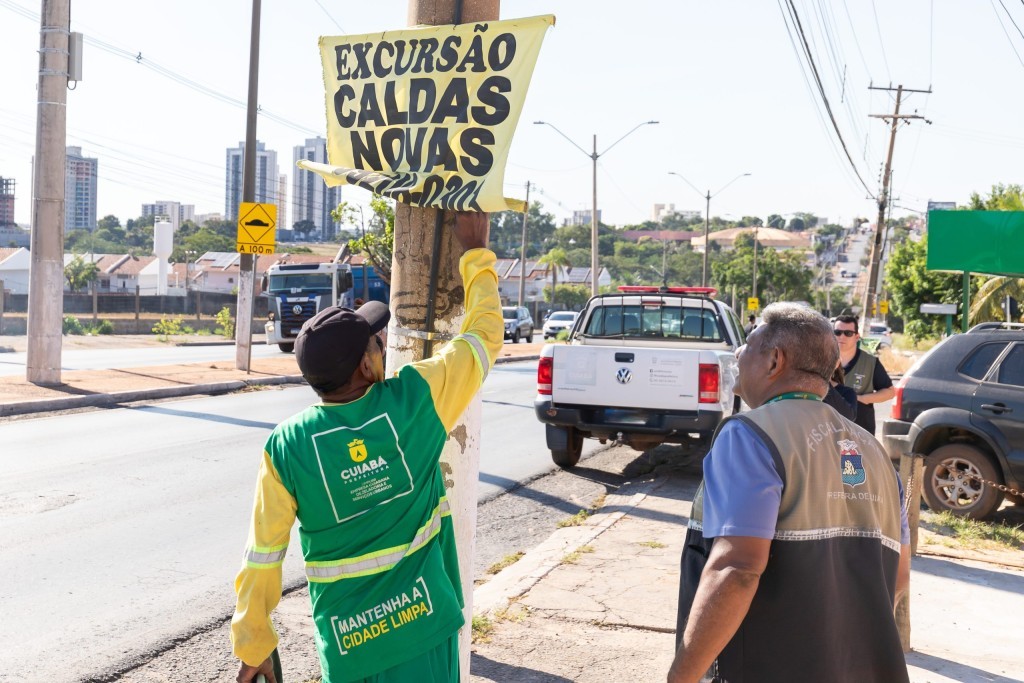 Operação Cidade Limpa remove anúncios irregulares e reforça fiscalização em Cuiabá