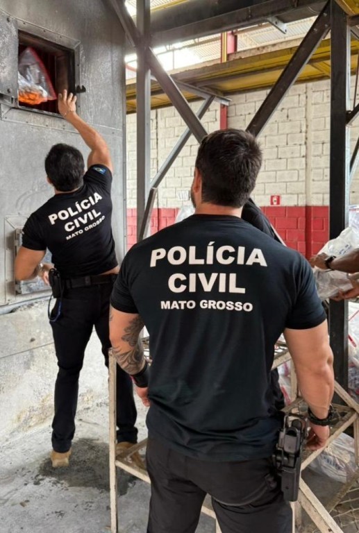 Polícia Civil incinera cerca de 1,5 tonelada de drogas em Cuiabá