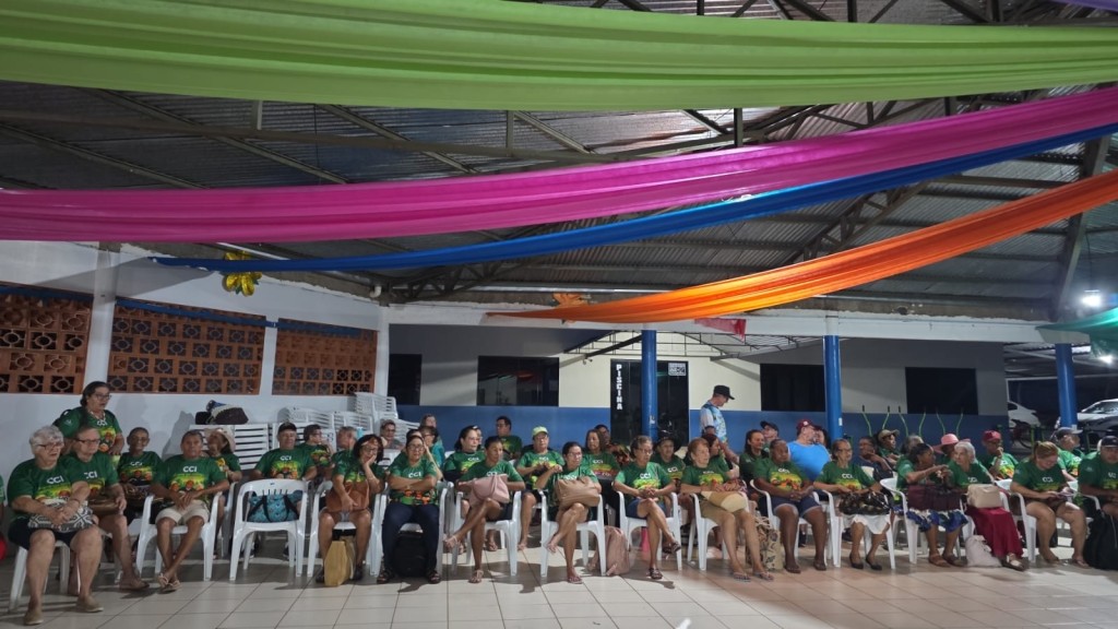 Assistência Social de Nova Xavantina leva 103 idosos para passeio em Águas Quentes, em Barra do Garças